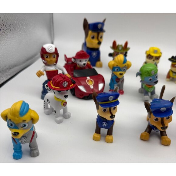 Huge lot of 23 Pieces Paw Patrol Lot Vehicles and Figures - Picture 2 of 6
